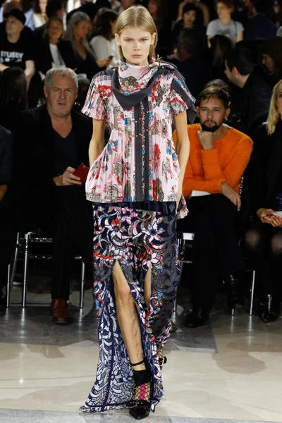 Look 7